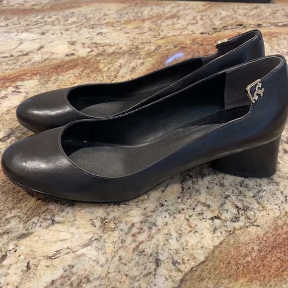 Tory Burch Black Pumps Size 9 - Picture 4 of 9